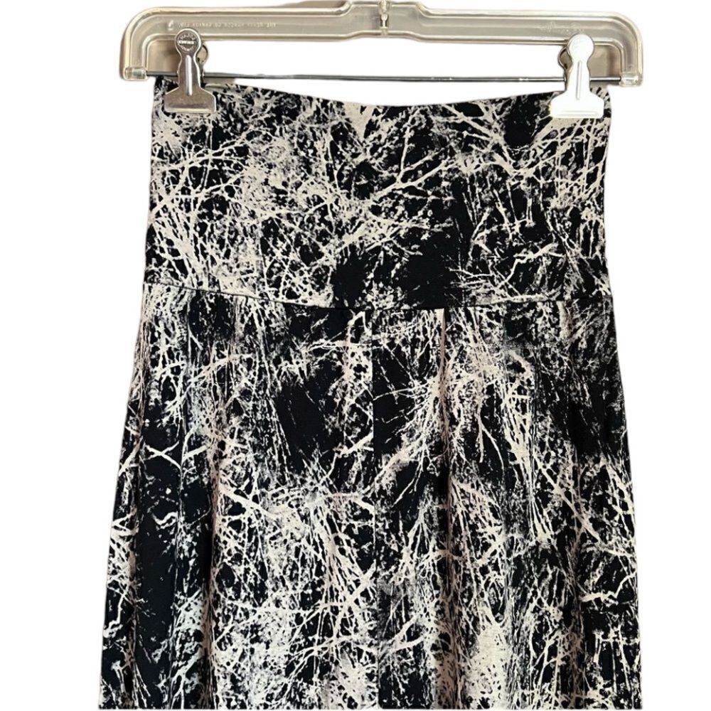 ‎3 for $30! Patterned maxi skirt - Picture 2 of 7